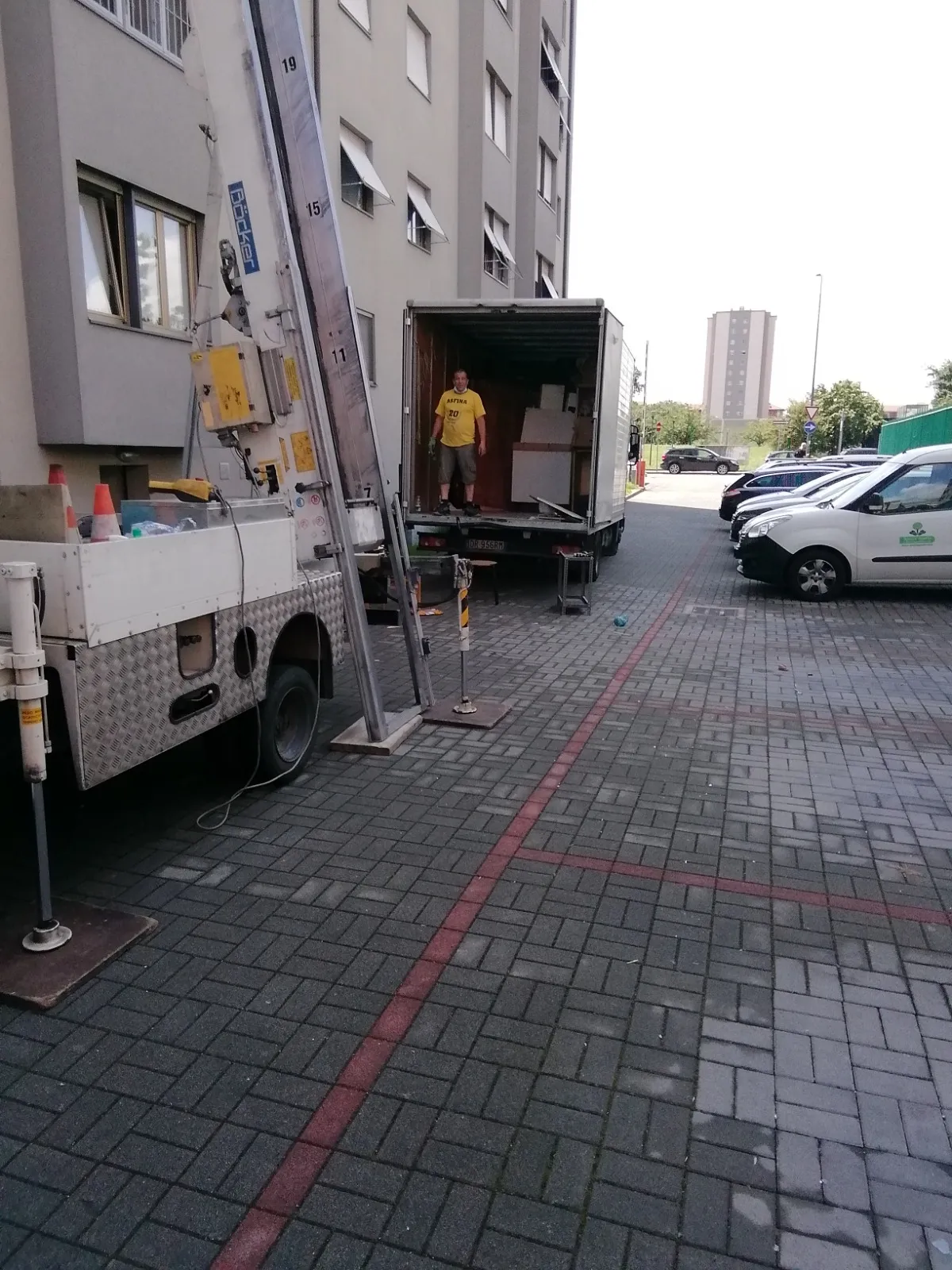 Sgombero appartamento a Milano con camion e montacarichi professionale