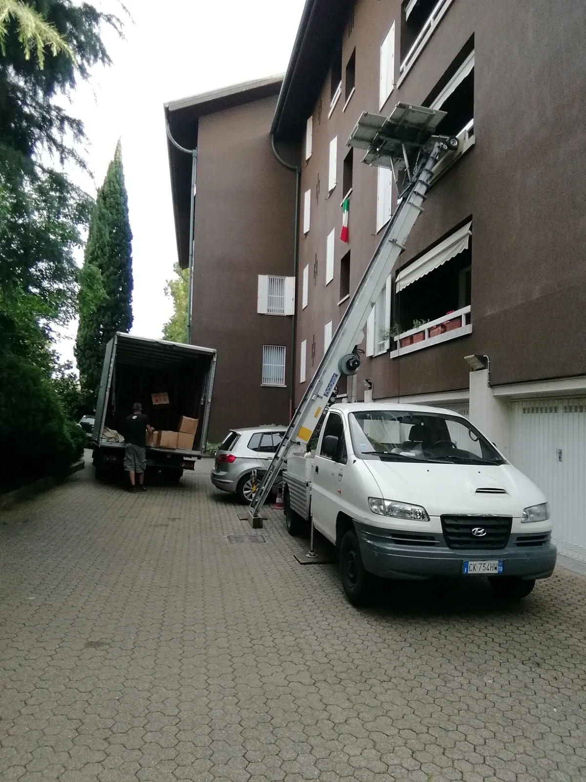 Perché Scegliere EM Sgomberi Traslochi a Milano Porta Romana